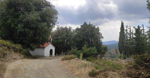 Εύβοια: Αυτό είναι το εκκλησάκι κόσμημα, μέσα στην φύση (vid)