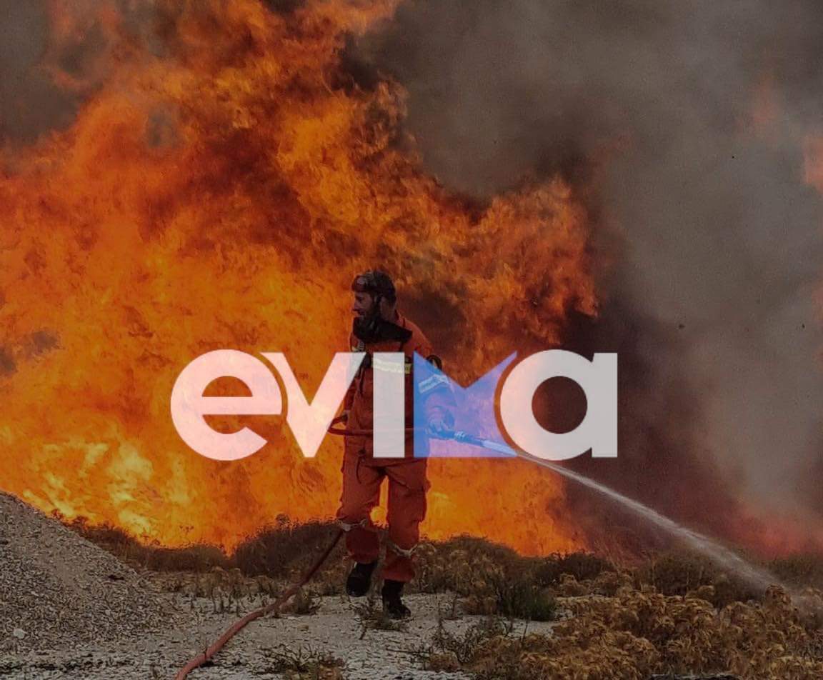 Φωτιά στην Εύβοια: Αποκαρδιωτικές εικόνες από τον Καβοντόρο – Οι εθελοντές μέσα στις φλόγες