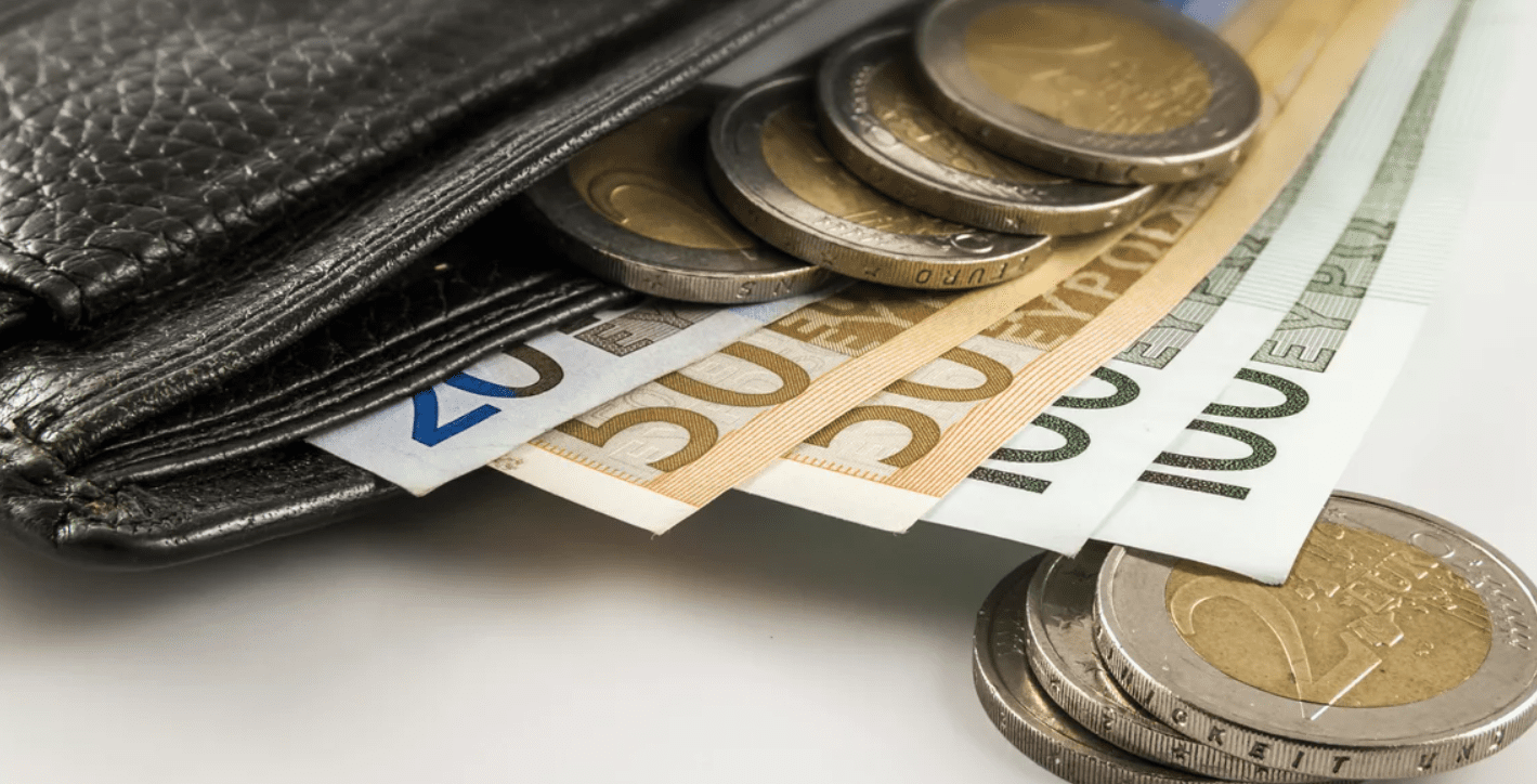 Έρχεται επίδομα 400 ευρώ  – Πώς θα το πάρετε