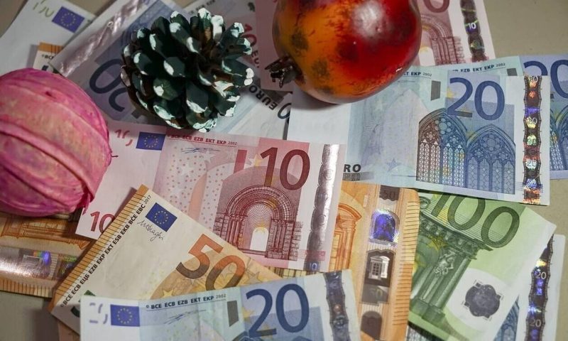 «Βρέχει»… χριστουγεννιάτικο χρήμα: Αναλυτικά όλες οι πληρωμές των επομένων ημερών