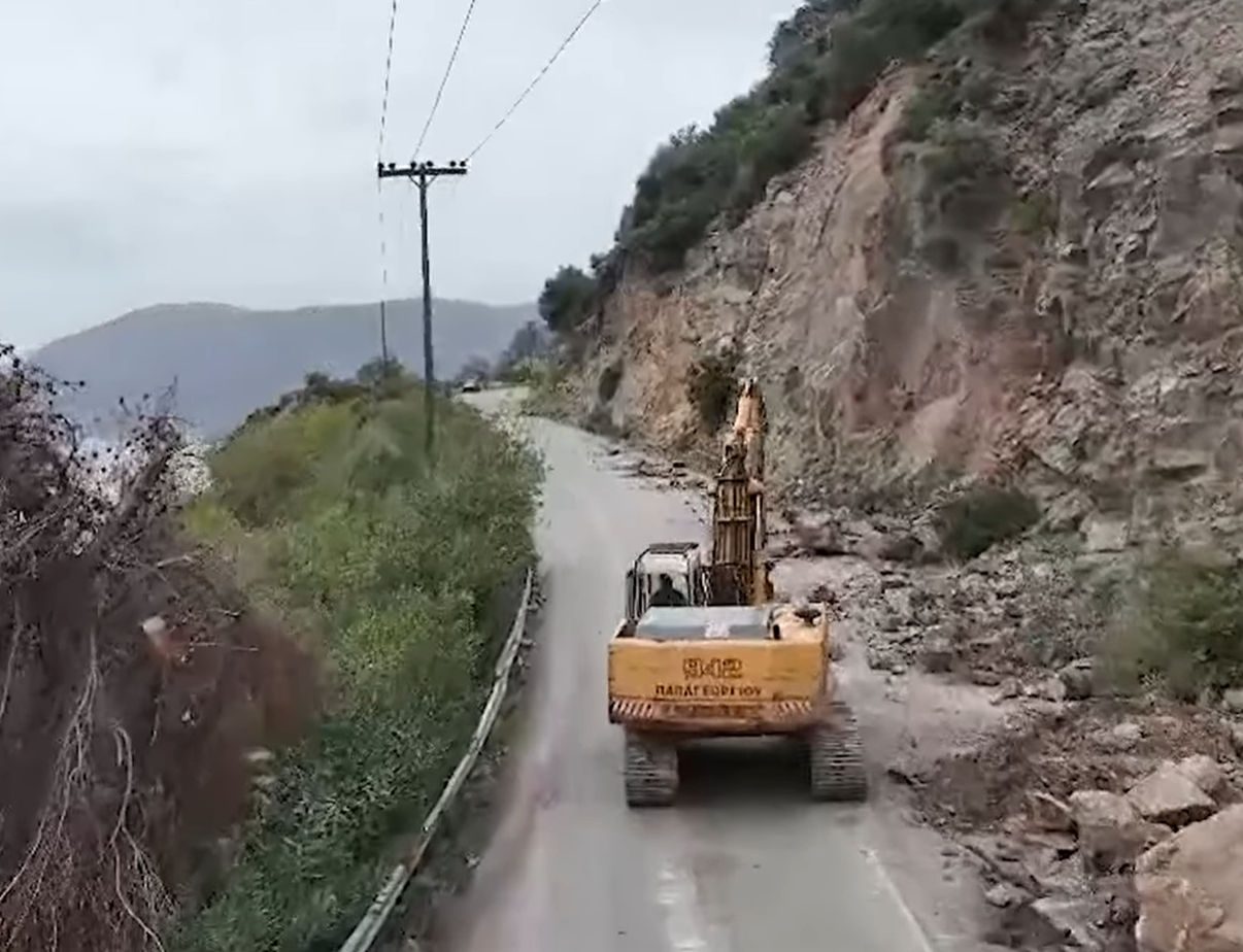 Εύβοια: Συνεχίζονται τα έργα βραχοπροστασίας στα Ήλια – Πως θα μεταβείτε οδικώς