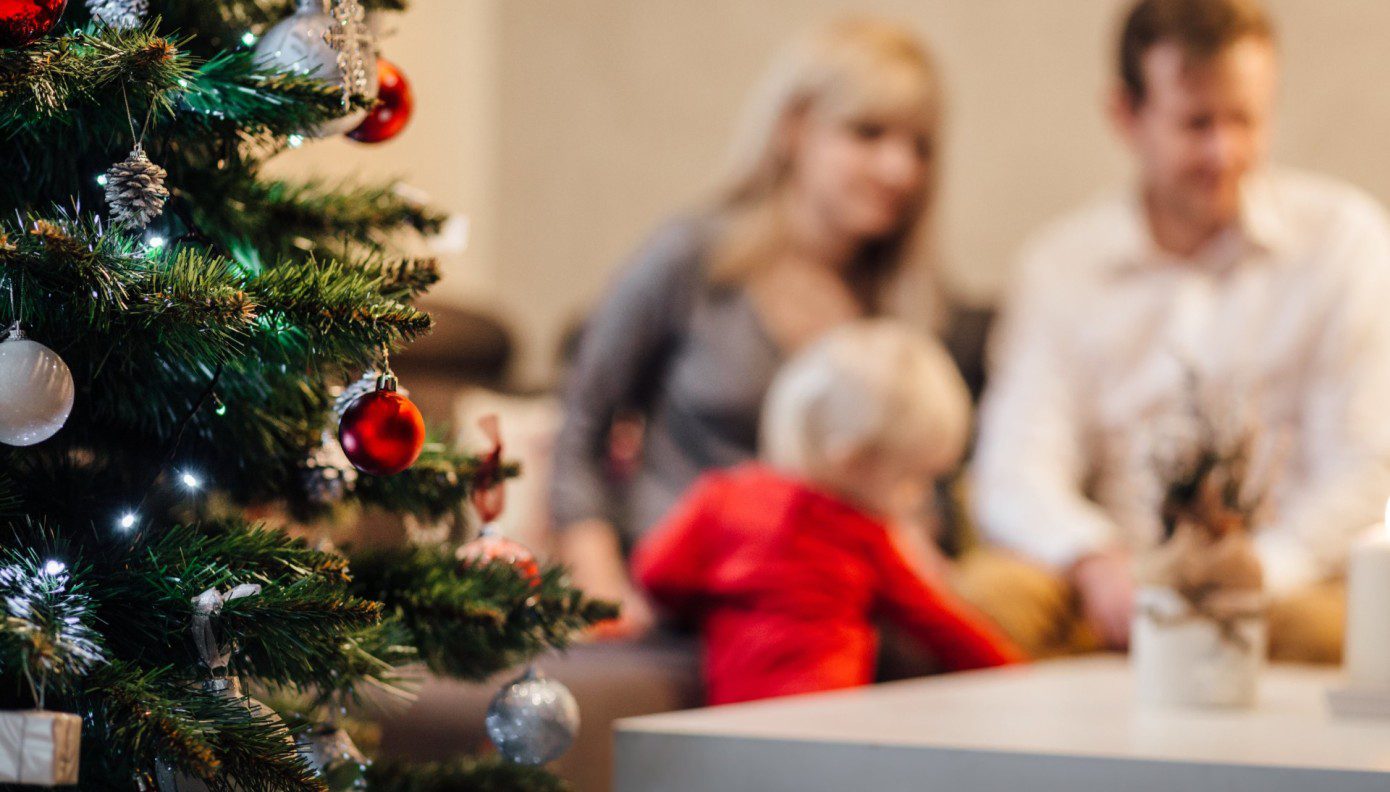 ΟΠΕΚΑ – Επίδομα παιδιού Α21: Αυξάνεται κατά 150% τα Χριστούγεννα – Αναλυτικά τα ποσά