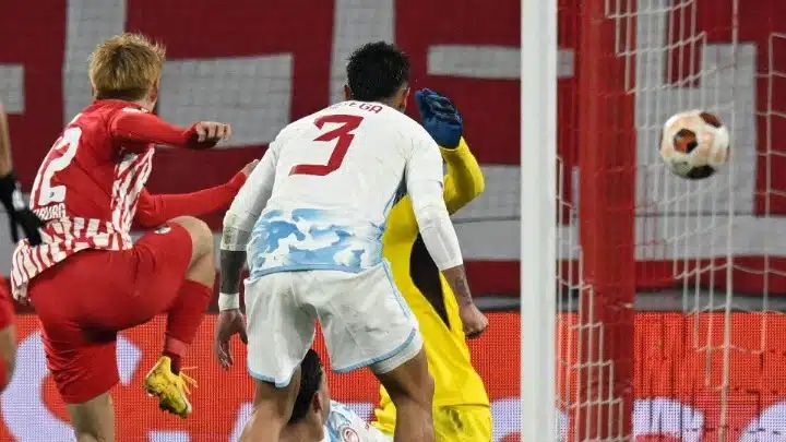 Φράιμπουργκ – Ολυμπιακός 5-0: Δεν μπήκαν ποτέ στο γήπεδο οι «ερυθρόλευκοι»