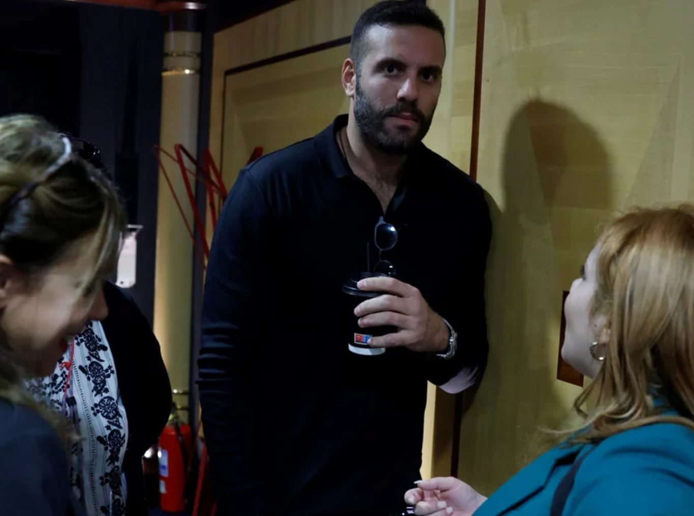 Ο πρώην μπασκετμπολίστας Νίκος Παππάς έδωσε το «παρών» στην ΚΕ του ΣΥΡΙΖΑ Ο πρώην μπασκετμπολίστας Νίκος Παππάς έδωσε το «παρών» στην ΚΕ του ΣΥΡΙΖΑ