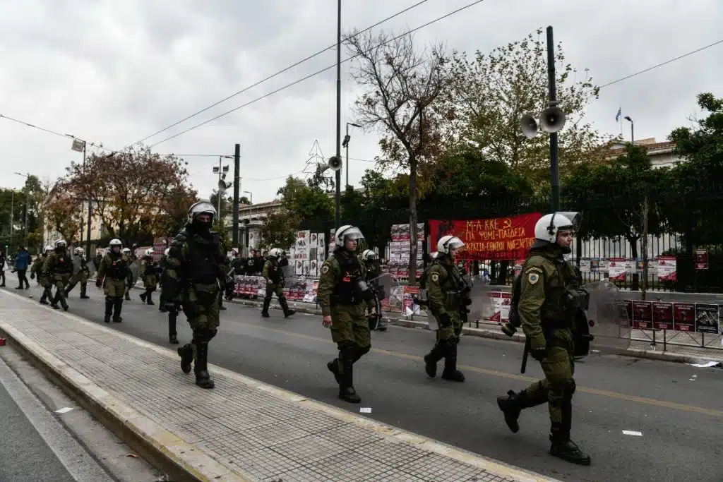 Επέτειος Πολυτεχνείου: Δρακόντεια μέτρα ασφαλείας με 5.000 αστυνομικούς, drones, και ελικόπτερα