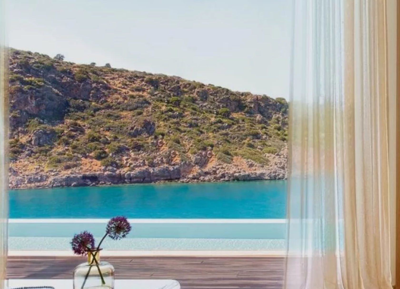 Σε ποια περιοχή της Ελλάδας βρίσκεται το πιο ακριβό παραθαλάσσιο Airbnb της Ευρώπης – Πόσο κοστίζει η διανυκτέρευση