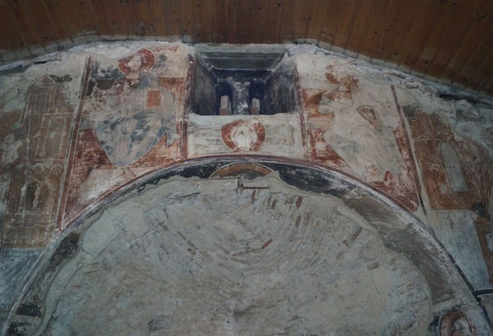 Βρέθηκαν τοιχογραφίες του 18ου αιώνα σε ναό της Εύβοιας