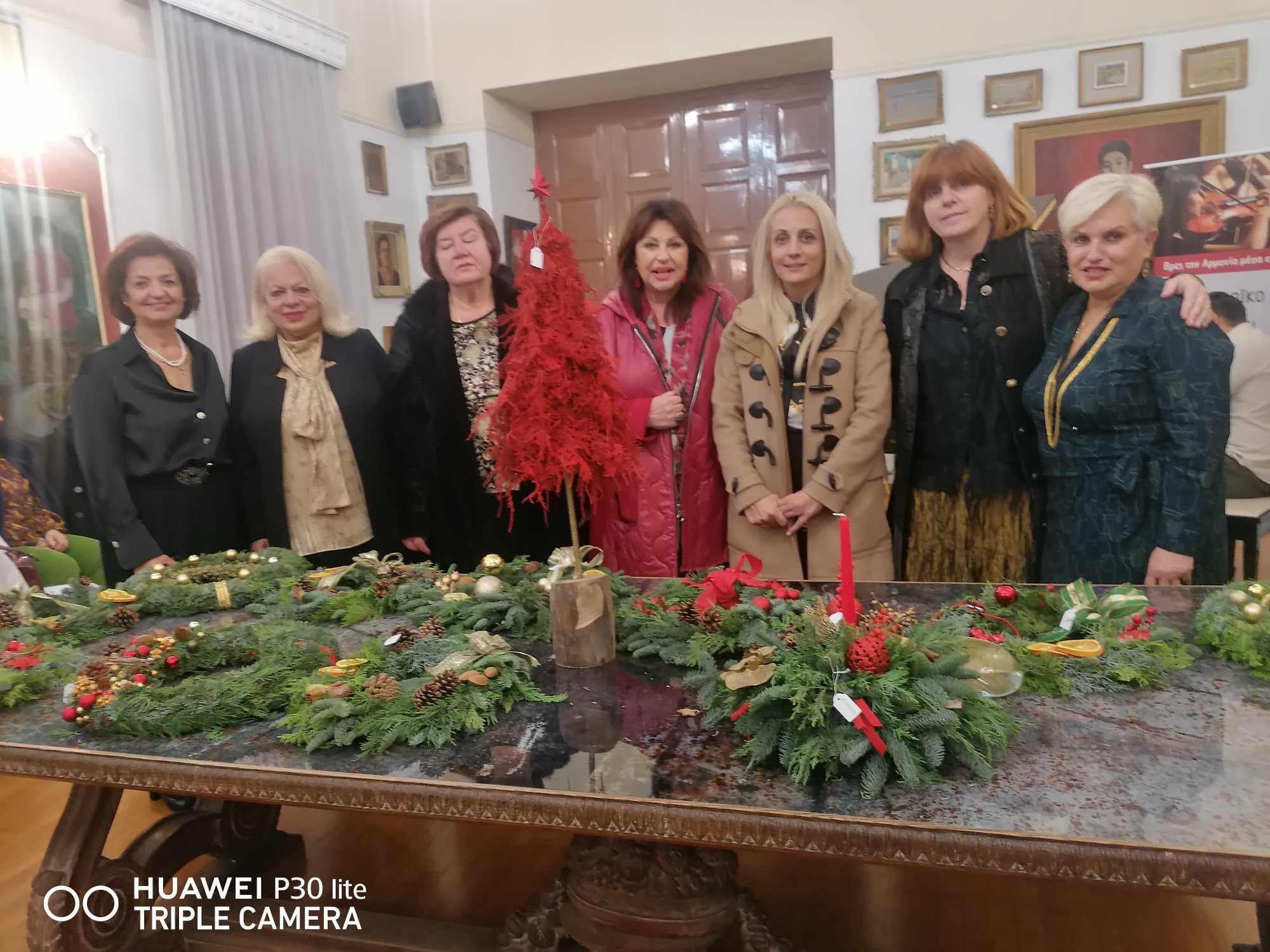 Εύβοια: Από ποια Χριστουγεννιάτικη εκδήλωση μαγεύτηκε η πρόεδρος του ΔΟΑΠΠΕΧ