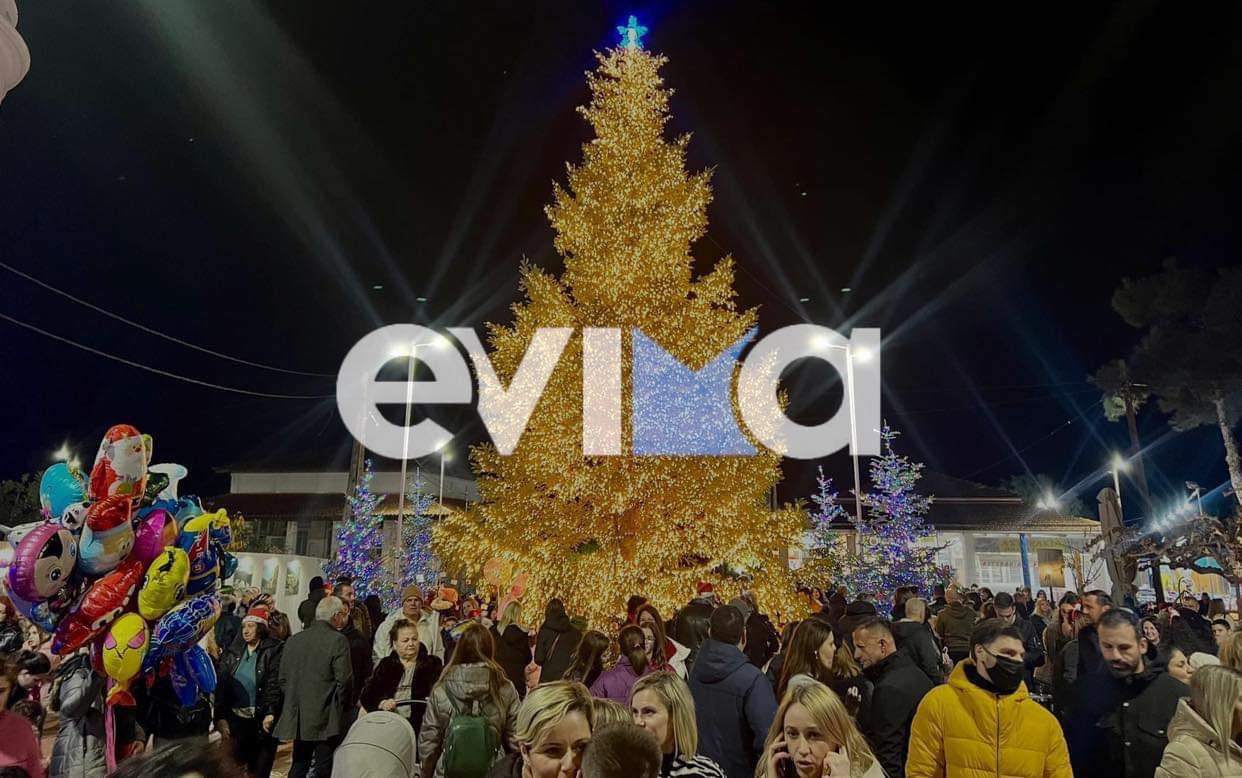 Εύβοια: Φαντασμαγορικό το άναμμα του δέντρου στη Λουτρόπολη (pics&vid)