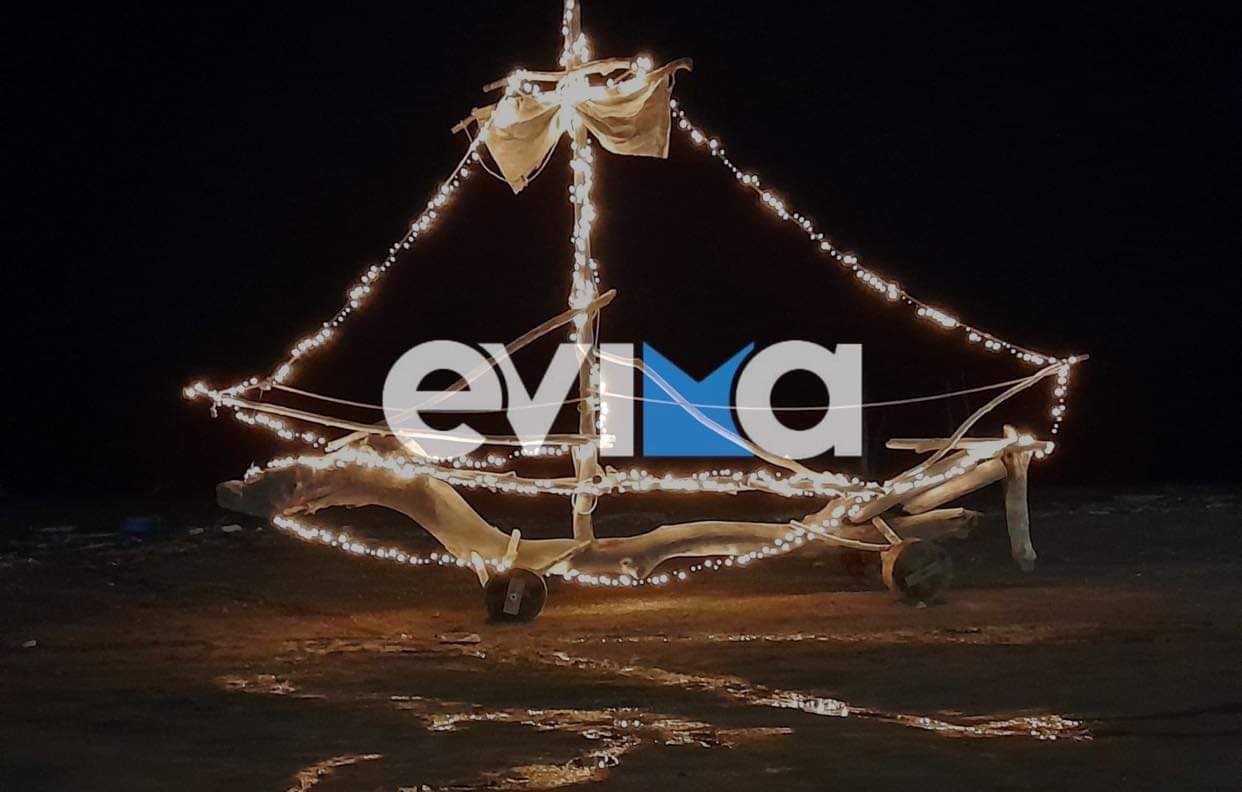 Καλλιτέχνης….Κοινοτάρχης στην Εύβοια: Έφτιαξε Xριστουγεννιάτικο καραβάκι από ξύλα της κακοκαιρίας!