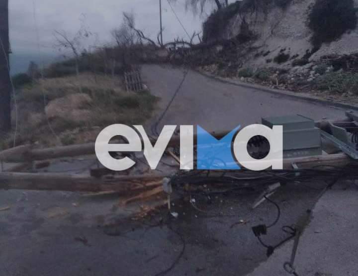 Κακοκαιρία: Μπλακ άουτ σε περιοχές της Εύβοιας – Έπεσε κολώνα της ΔΕΗ