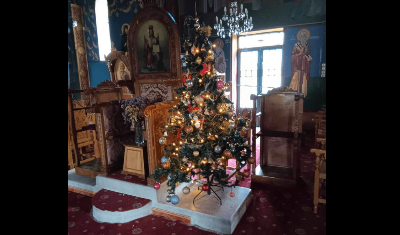 Εύβοια: Σε ποια ενορία παιδιά στόλισαν χριστουγεννιάτικο δέντρο για την εκκλησία