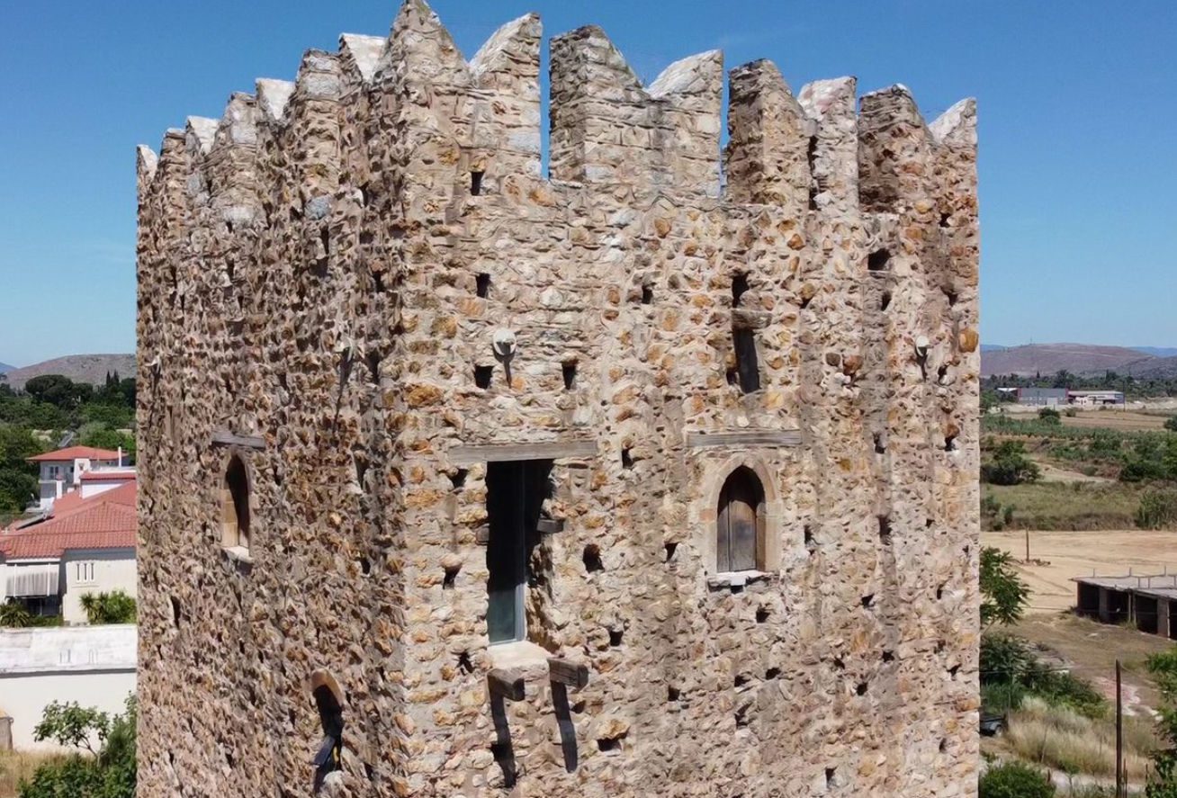 Αυτός είναι ο ιστορικός Πύργος της Εύβοιας  – Δείτε πού βρίσκεται