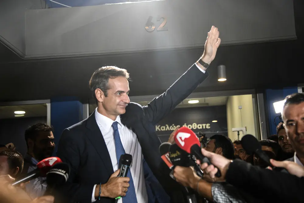 Δημοσκόπηση Palmos Analysis: Κυρίαρχος ο Μητσοτάκης με 38,7%, η ακρίβεια αντίπαλος της Ν.Δ. – Στην τρίτη θέση ο ΣΥΡΙΖΑ