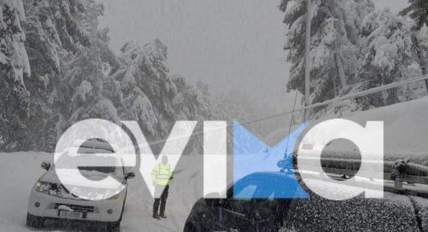 Χιόνια στην Εύβοια: Ποιον δρόμο κλείνει η αστυνομία και για ποια οχήματα