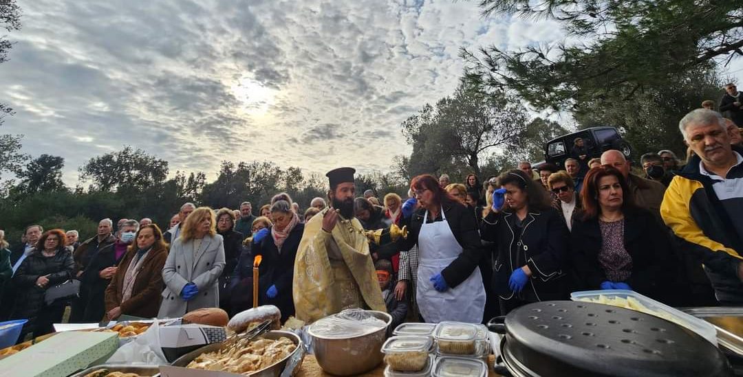 Εύβοια: Σε αυτό το γραφικό χωριό πρόσφεραν τοπικά εδέσματα για τον Άγιο Γρηγόριο