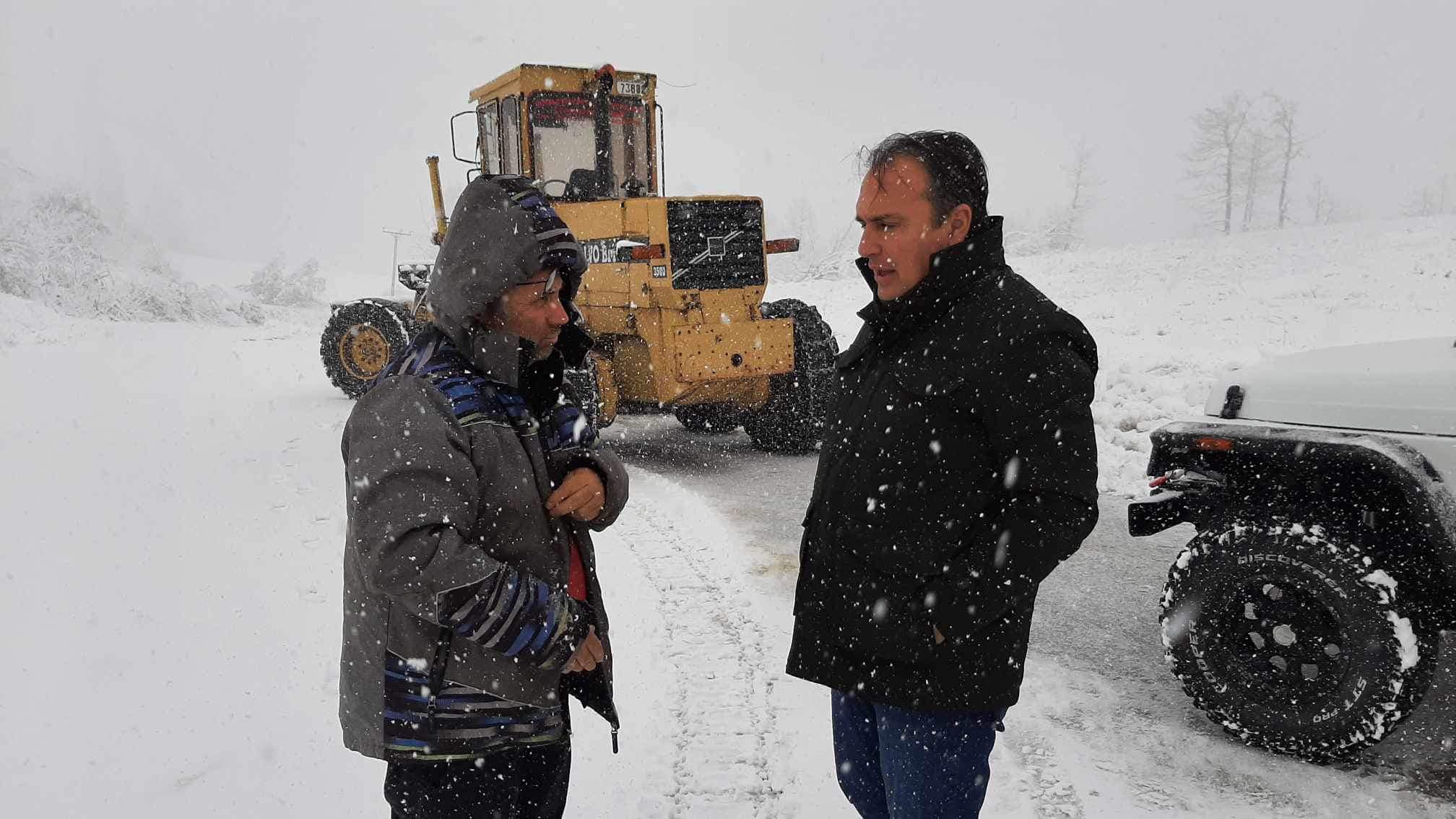 Εύβοια: Στους δρόμους ο δήμαρχος Ιστιαίας – Αιδηψού για τον χιονιά