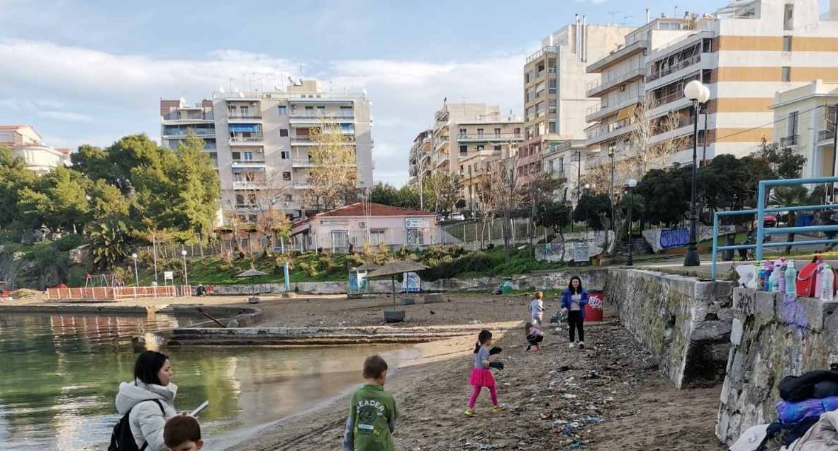 Συγκίνησε η πράξη μαθητών δημοτικού! Καθάρισαν παραλία στην Εύβοια (εικόνες)