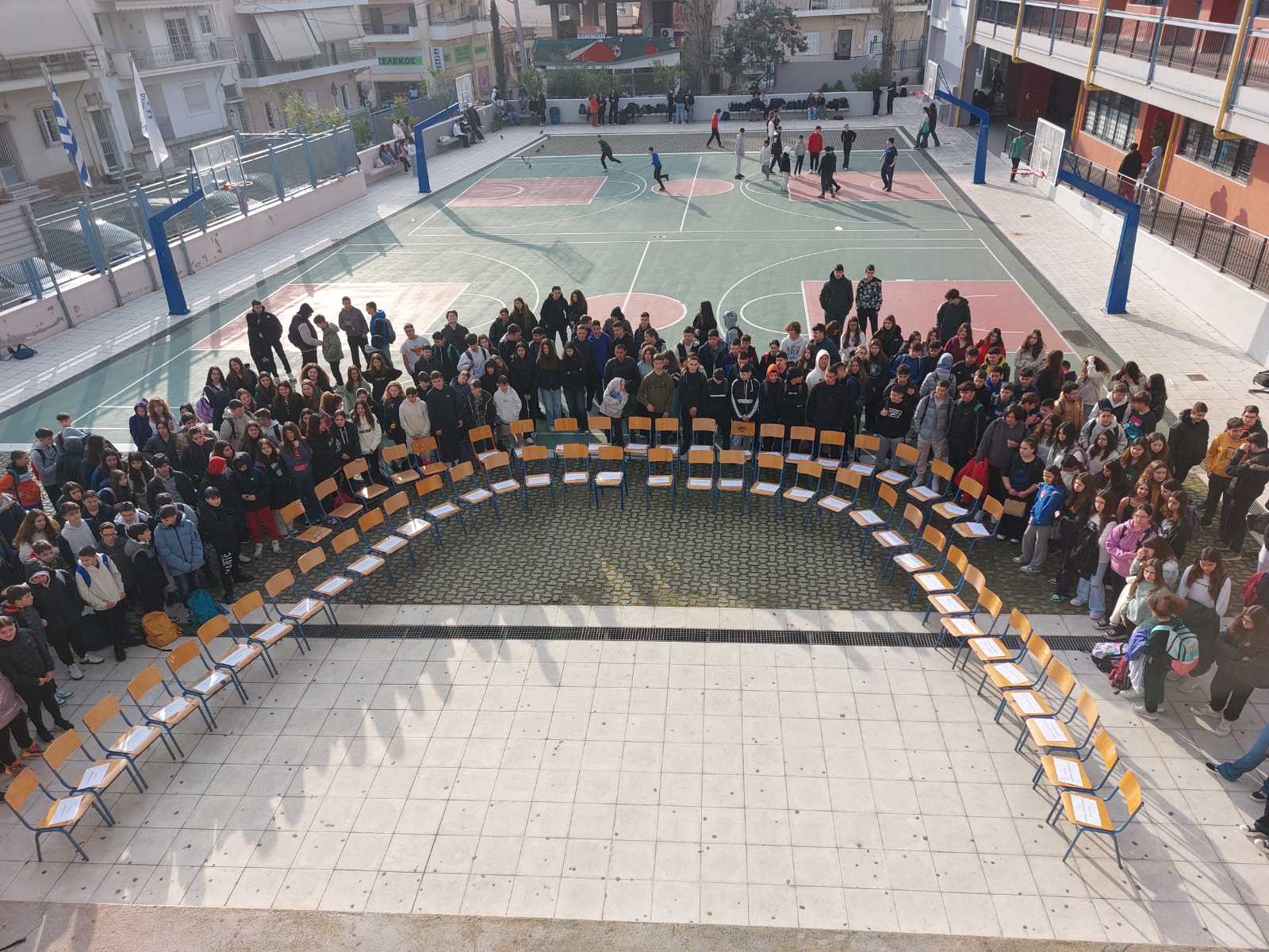 Εύβοια: Ανατριχίλα από τη δράση μαθητών στη μνήμη των θυμάτων από τα Τέμπη