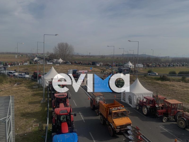 Ρεπορτάζ evima.gr: Ανυποχώρητοι οι αγρότες- Έκλεισαν τον κόμβο Καρδίτσας