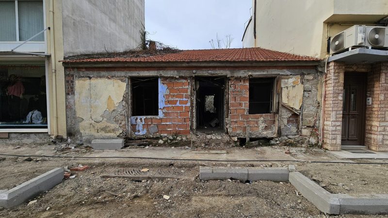 Εύβοια: Καθαρίστηκε ακίνητο «υγειονομική βόμβα» στην Ιστιαία
