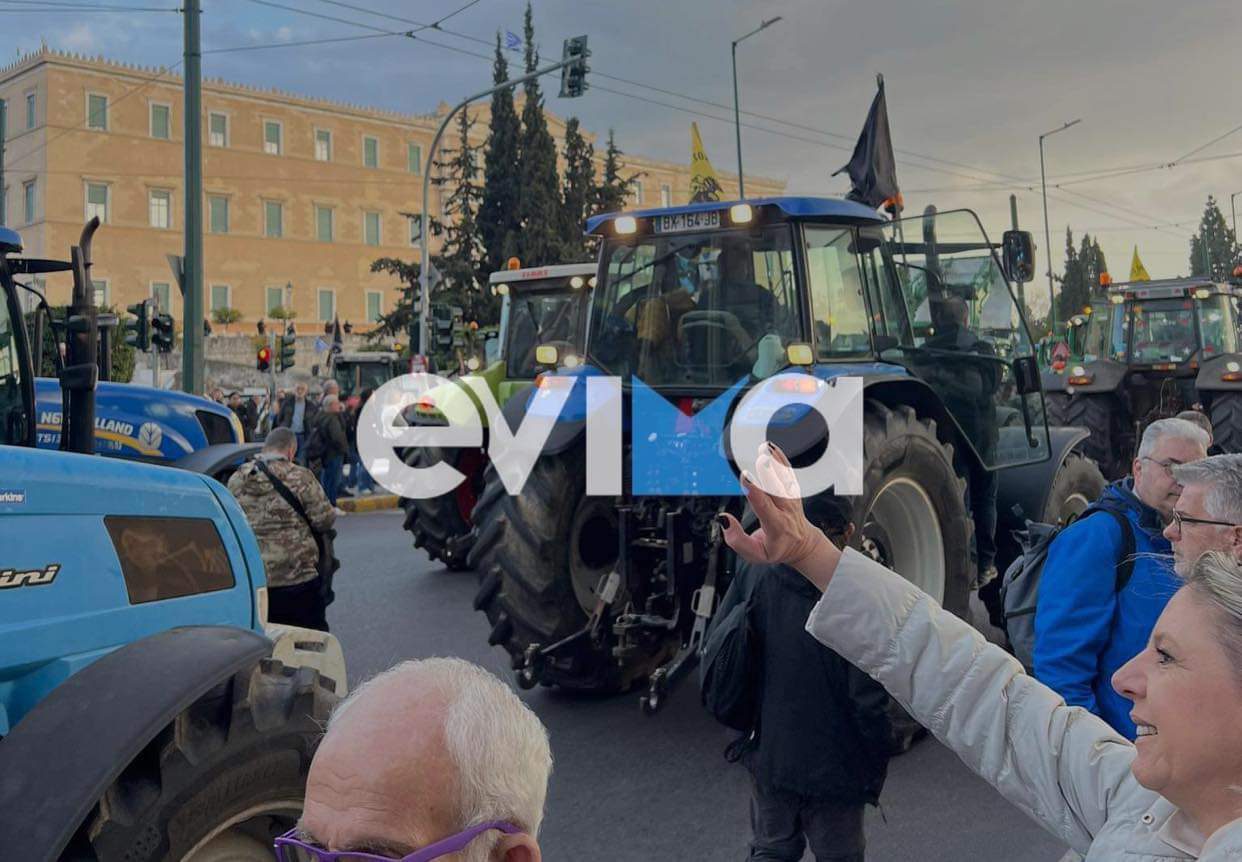 Αγρότες από την Εύβοια: Τα τρακτέρ της οργής στο Σύνταγμα – «Μας πίνουνε το αίμα»
