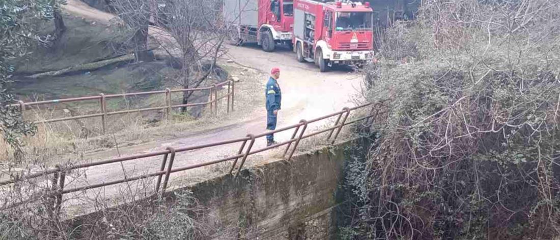 Παιδί έπεσε από γέφυρα στην Κέρκυρα κάνοντας ποδήλατο