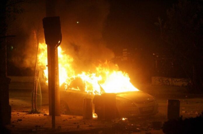 Φρικτό τροχαίο στον Αλμυρό: Απανθρακώθηκε οδηγός από φωτιά σε αυτοκίνητο που έπεσε από γέφυρα
