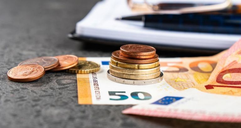 Κατώτατος μισθός: Πάνω από 800 ευρώ, που θα «κλειδώσει» η αύξηση