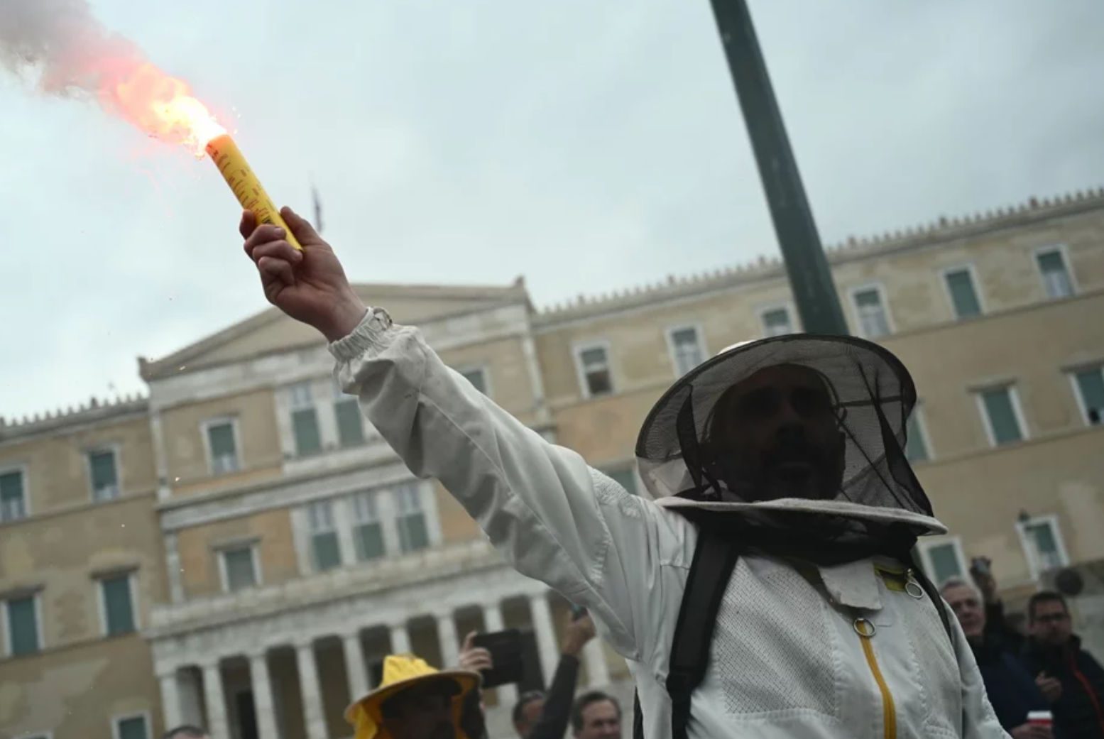 Στο Σύνταγμα οι μελισσοκόμοι από την Εύβοια