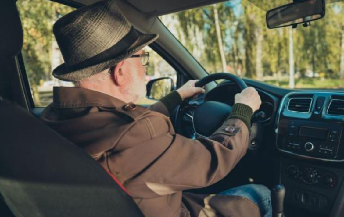 Τέλος στα διπλώματα οδήγησης για τους 70χρονους – Αναλυτικά οι αλλαγές