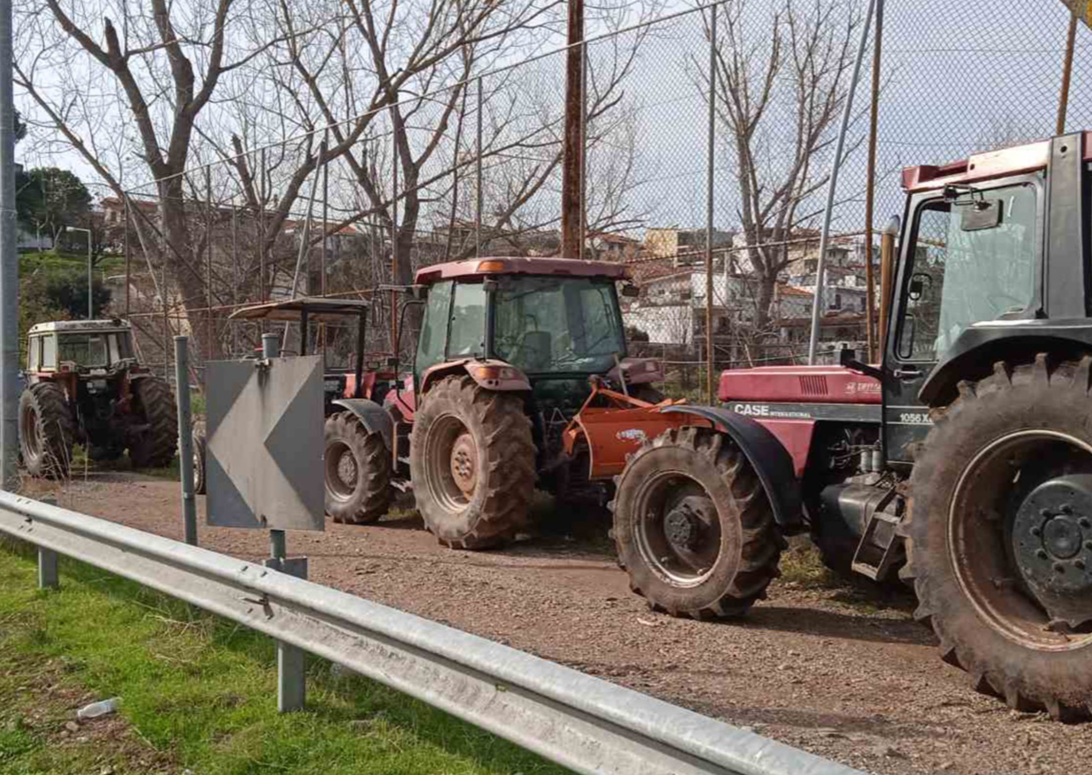 Κλιμακώνουν οι αγρότες: Ξεκίνησαν οι αποκλεισμοί δρόμων στην Εύβοια – Τι ζητούν