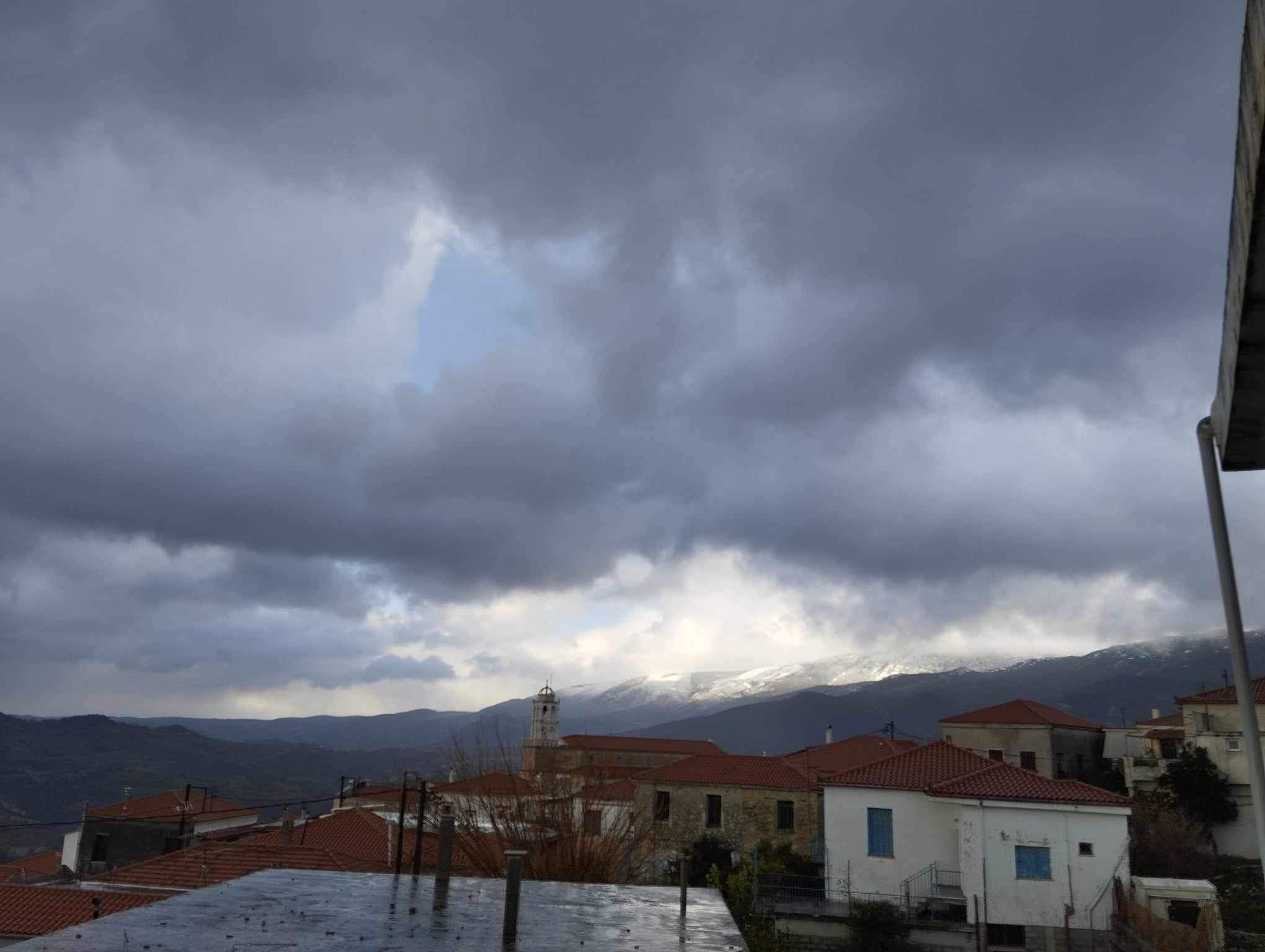 Χαλάει ο καιρός σήμερα σε Εύβοια και Σκύρο – Πρόσκαιρη επιδείνωση με βροχές και καταιγίδες