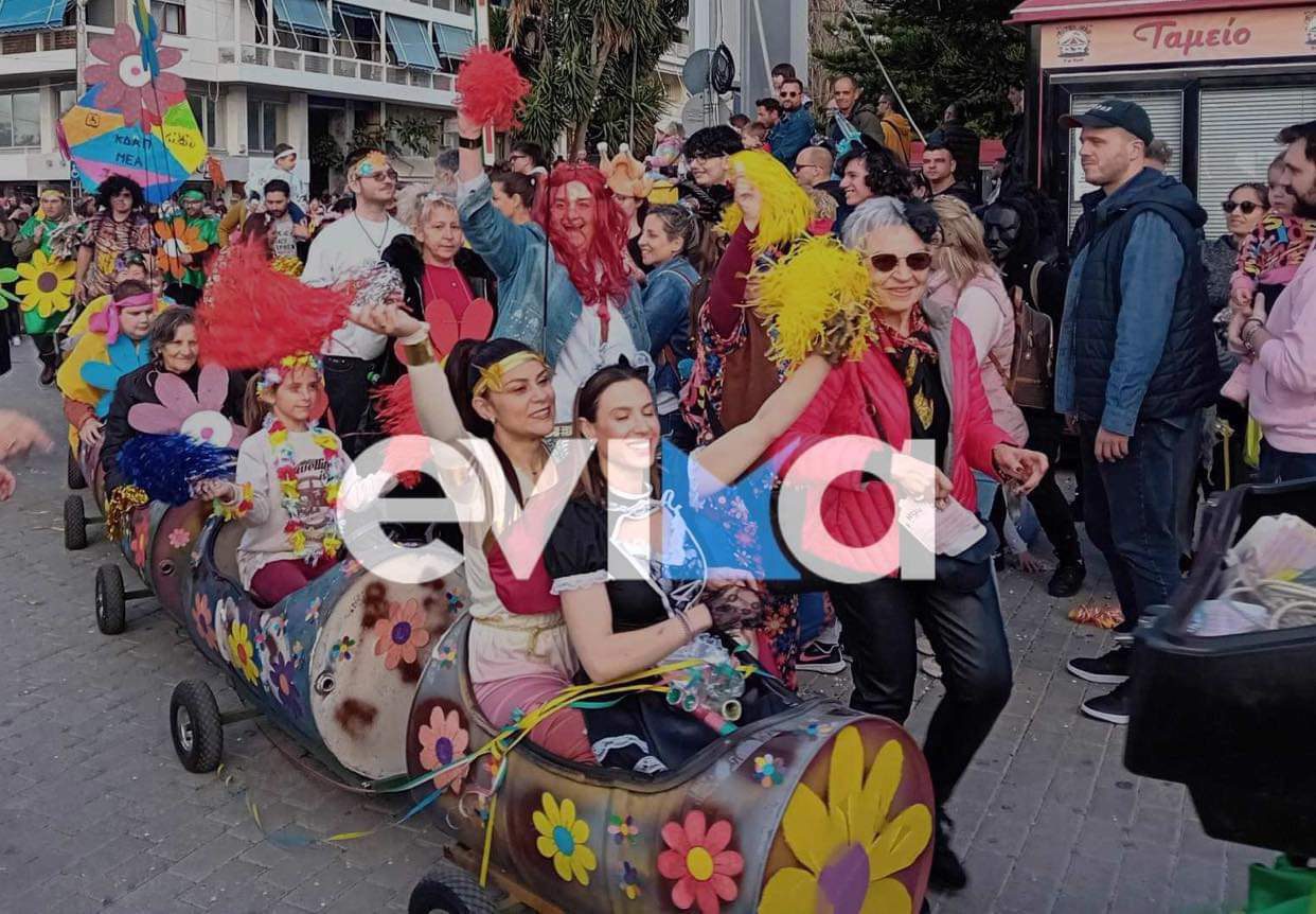 Θαλασσινό Καρναβάλι Χαλκίδας: Ξεκίνησε η παρέλαση των αρμάτων – Εικόνες και βίντεο