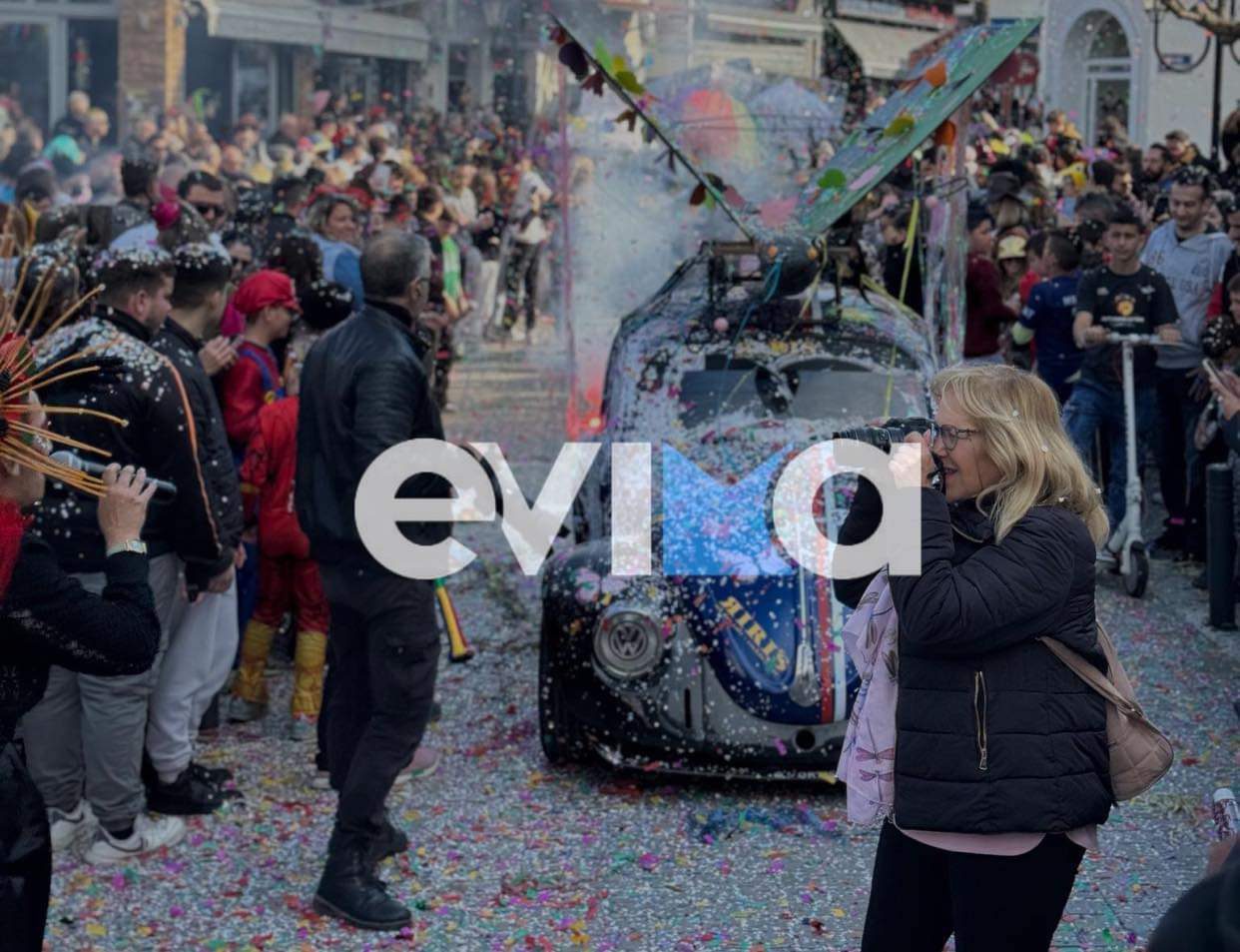 Καρναβάλι στην Κύμη: Χαμός στην πλατεία με τους καρναβαλιστές και τον Ινδιάνο αντιδήμαρχο (εικόνες&βίντεο)