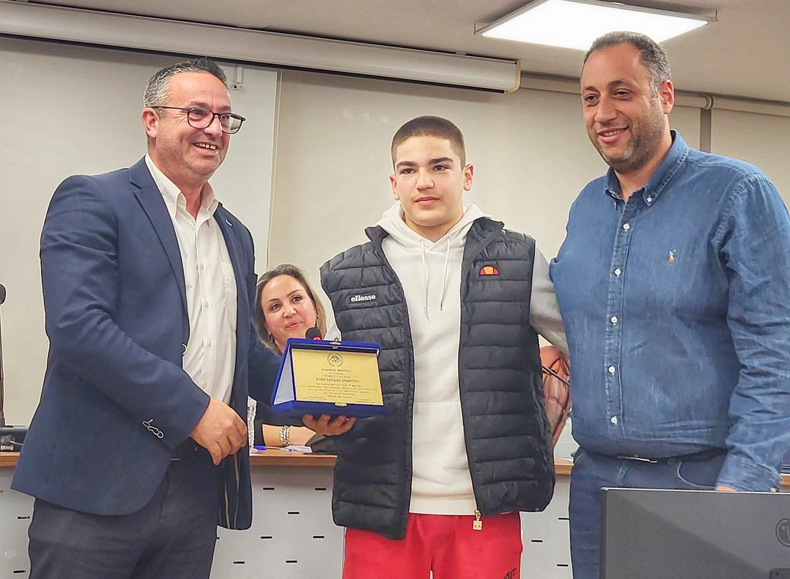 Εύβοια: Βράβευσαν τον Δ. Σαράπη, Πρωταθλητή Ελλάδας στο Πανελλήνιο Πρωτάθλημα U15