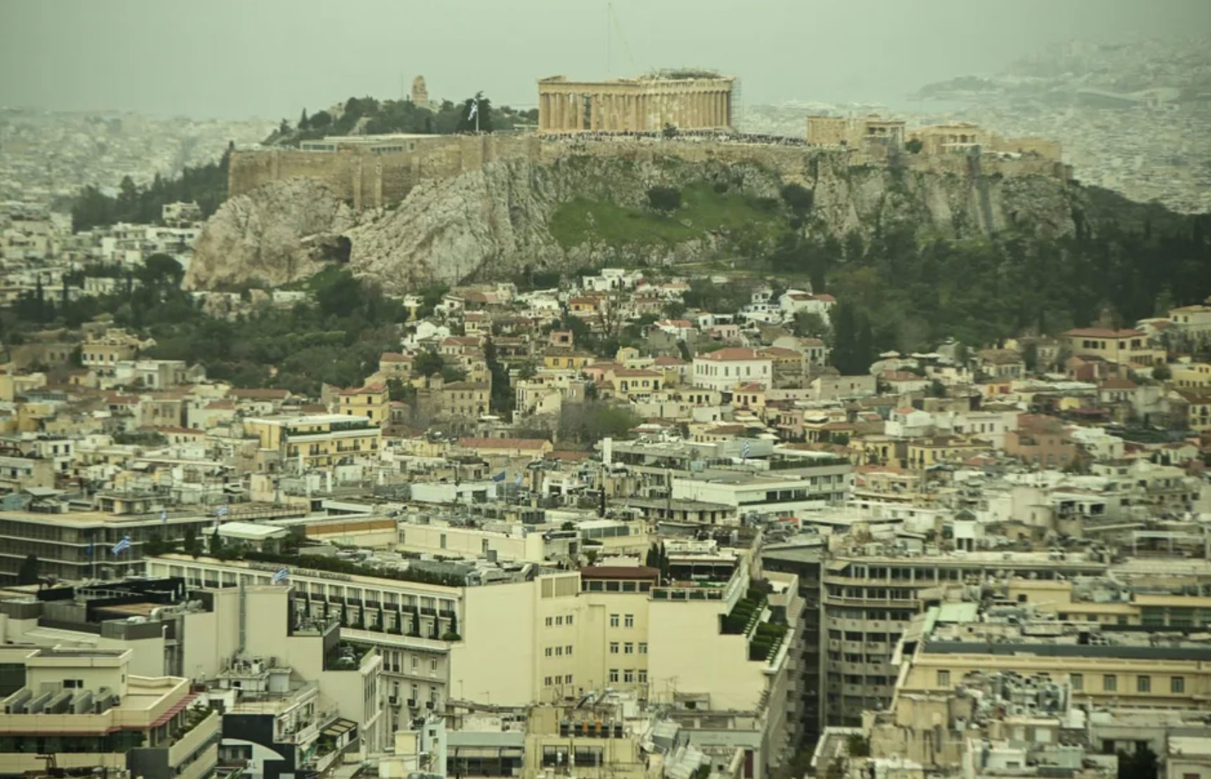 Η αφρικανική σκόνη σκέπασε την Αθήνα – Πότε έρχεται νέο κύμα (pics)