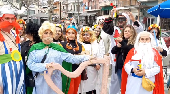 Καρναβάλι στην Αιδηψό: Ξεκίνησαν οι εκδηλώσεις – Εντυπωσιακές εικόνες