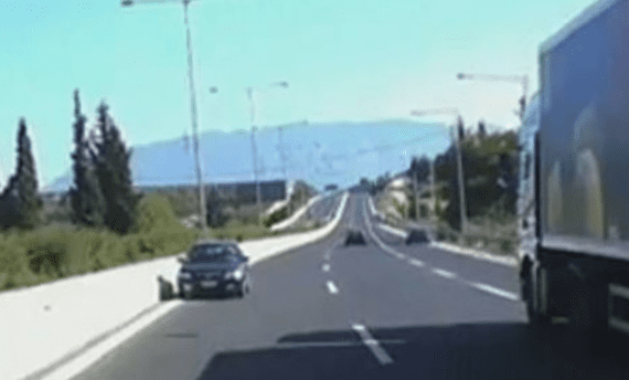 Απίστευτο περιστατικό: Οδηγούσε ανάποδα στην εθνική οδό