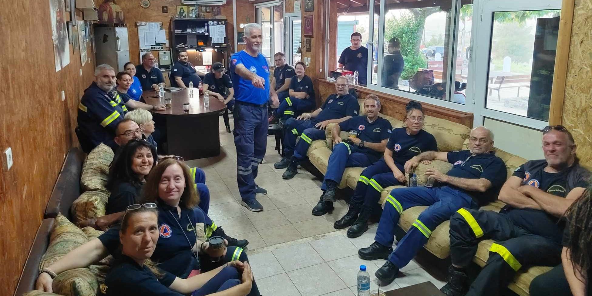 Εύβοια: Οι εθελοντές των fetesclub4x4 εκπαιδεύτηκαν από Πυροσβέστες στα Ψαχνά