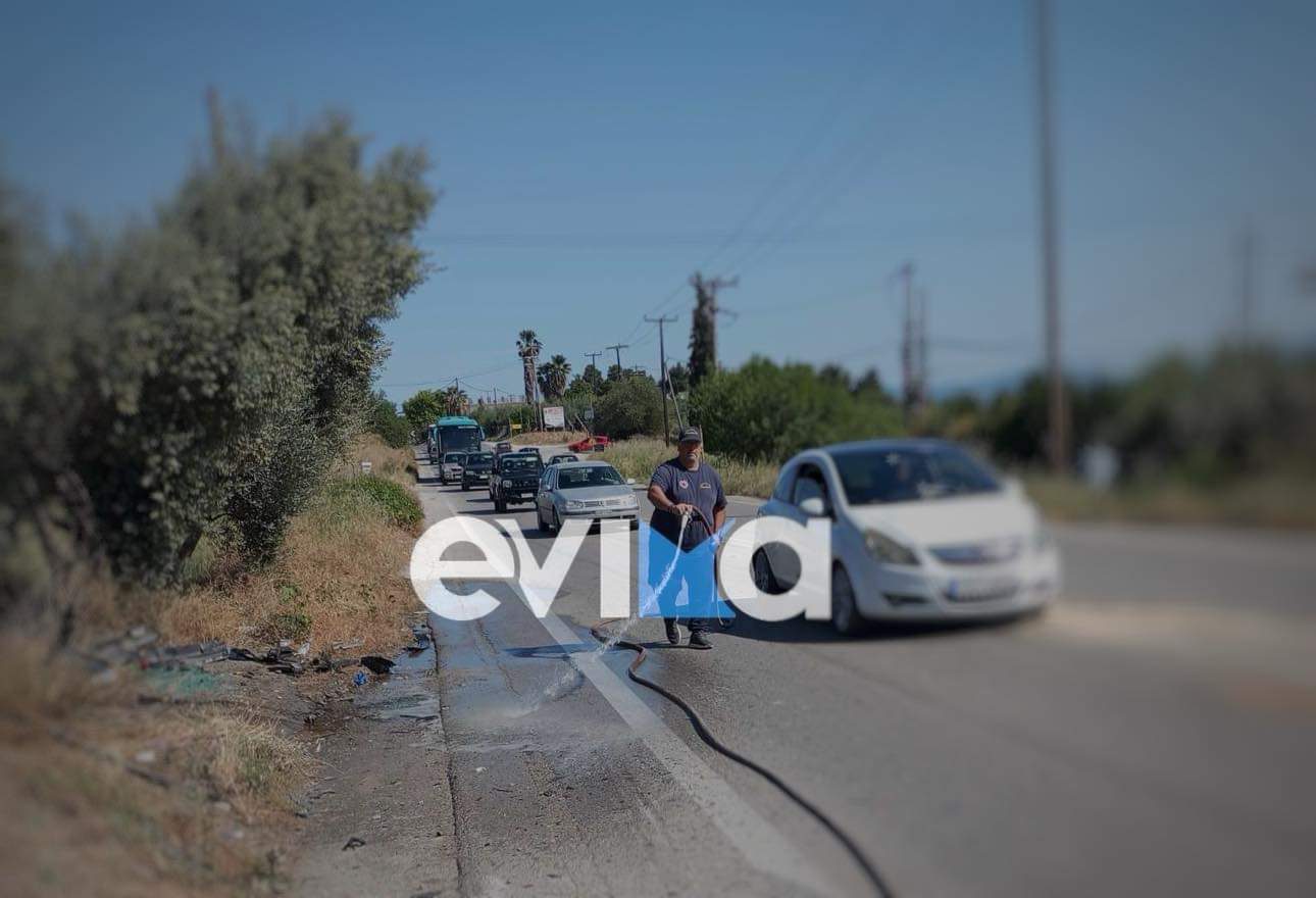 Εύβοια: Δρόμος γέμισε λάδια από σφοδρό τροχαίο – Εθελοντές καθάρισαν το οδόστρωμα (pics)