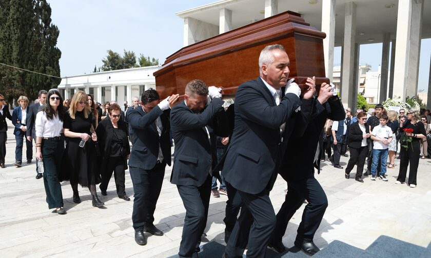 Σε κλίμα συγκίνησης η κηδεία του ηθοποιού Γιάννη Φέρτη