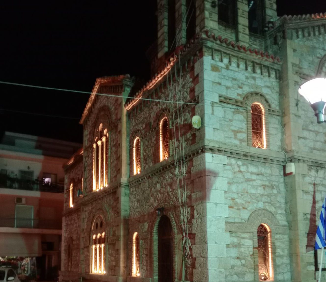 Εύβοια: Ποιος Ιερός Ναός φωταγωγήθηκε σε κεντρική πλατεία