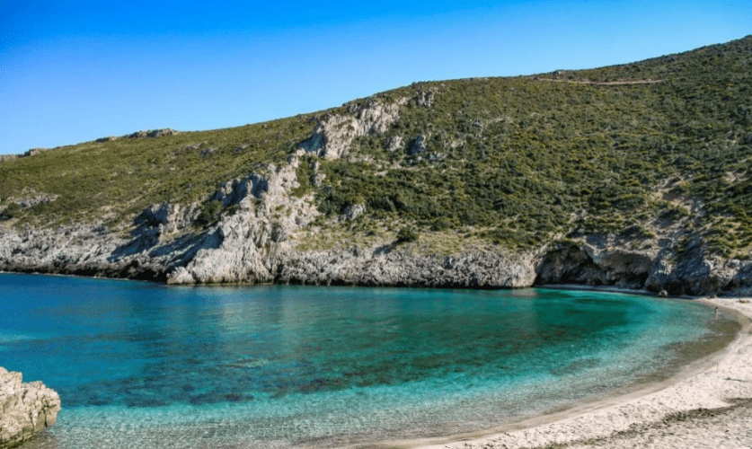 Η κρυφή παραλία – παράδεισος της Εύβοιας…