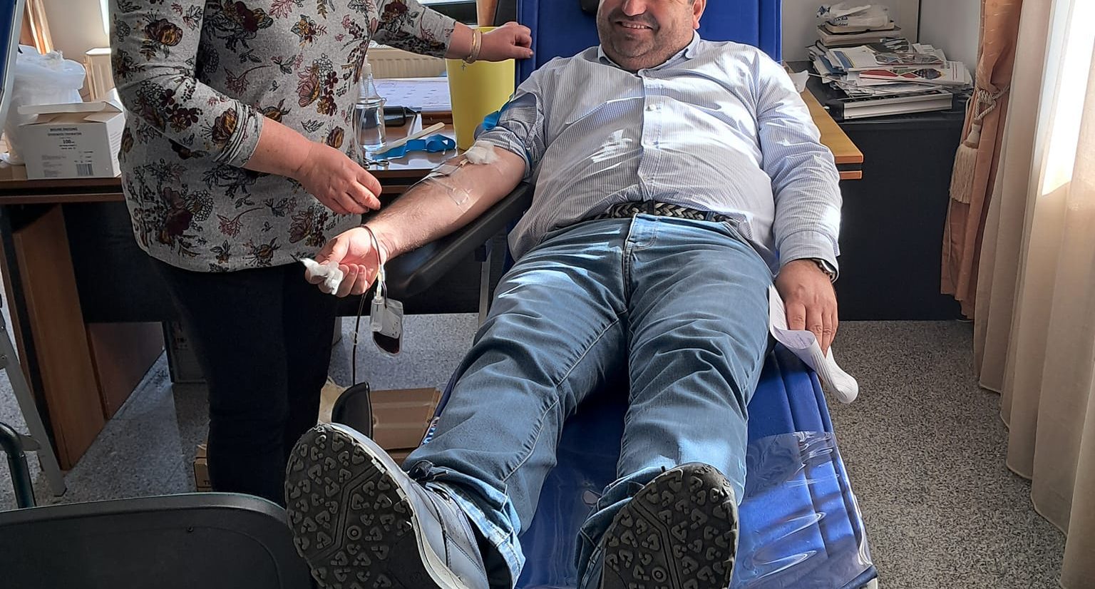 Συγκλονίζει δήμαρχος στην Εύβοια: «Έγινα αιμοδότης γιατί ο πατέρας μου είχε καρκίνο»