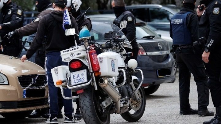 ΕΛΑΣ: Σε εξέλιξη μεγάλη επιχείρηση για τον θάνατο του 31χρονου αστυνομικού από ναυτική βολίδα