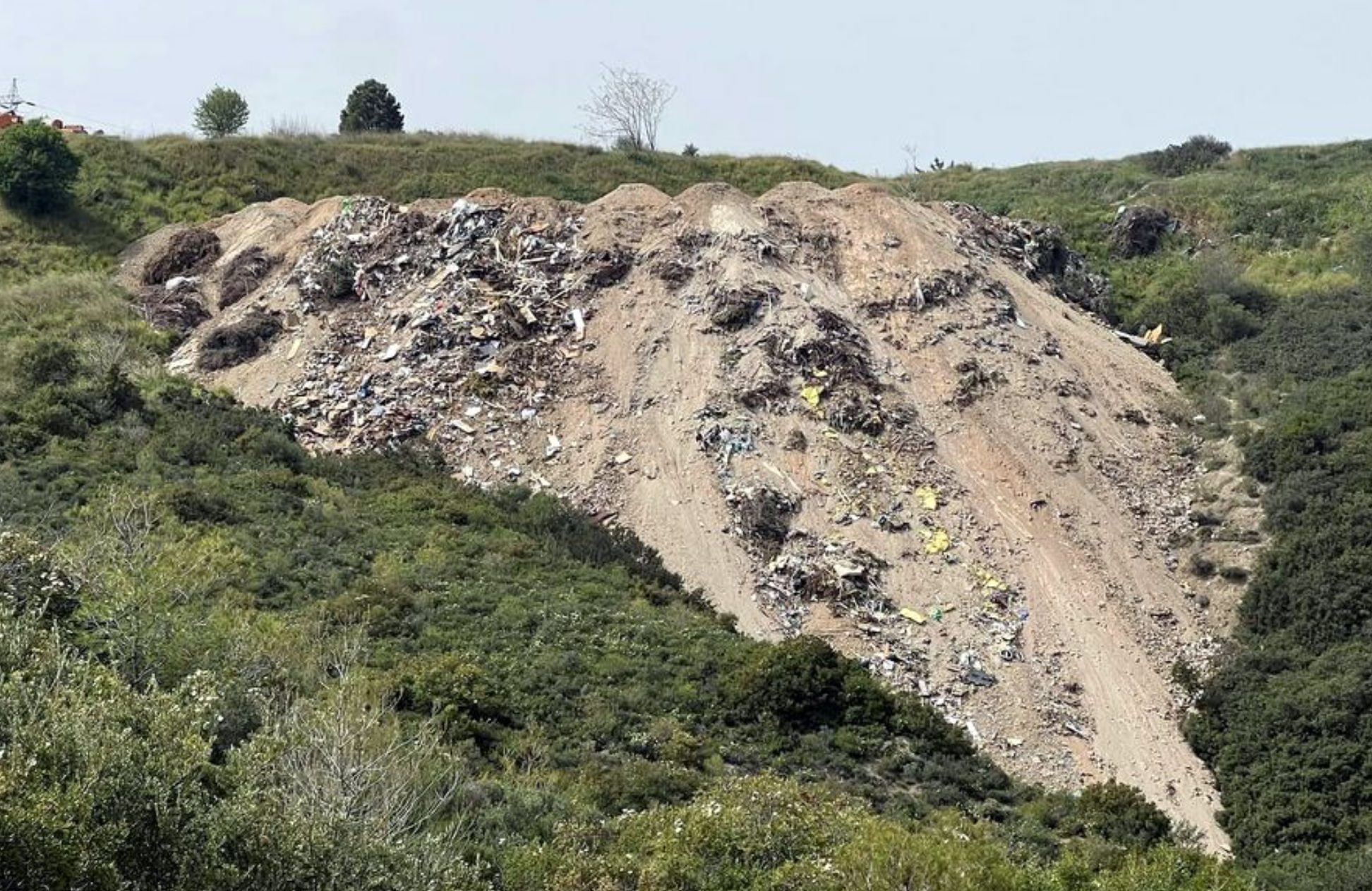 Εύβοια: Καταγγελία για «μαφία των σκουπιδιών»