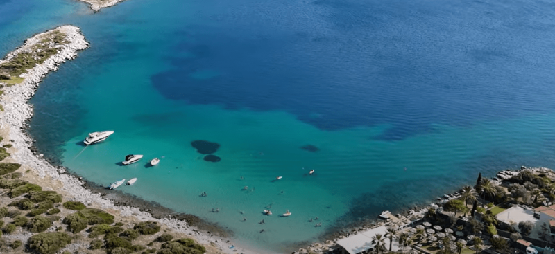 Έχει και η Εύβοια «Γαλάζια Λίμνη»: Ο απόλυτος προορισμός του νησιού που πρέπει να επισκεφθείς