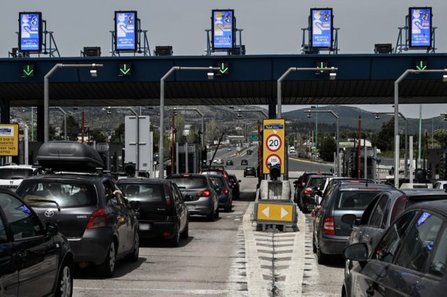 Πάσχα: Σε εξέλιξη η επιστροφή στις πόλεις για χιλιάδες εκδρομείς – Σε ποια σημεία έχει μποτιλιάρισμα