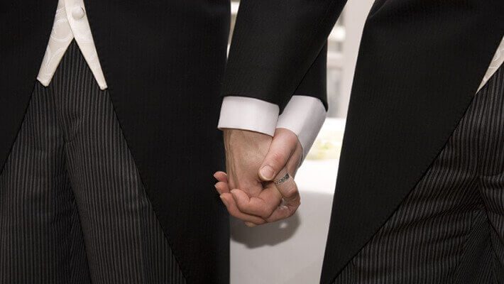 Πειραιάς: Πότε θα γίνει ο πρώτος γάμος ομόφυλων και ποιος θα τον τελέσει